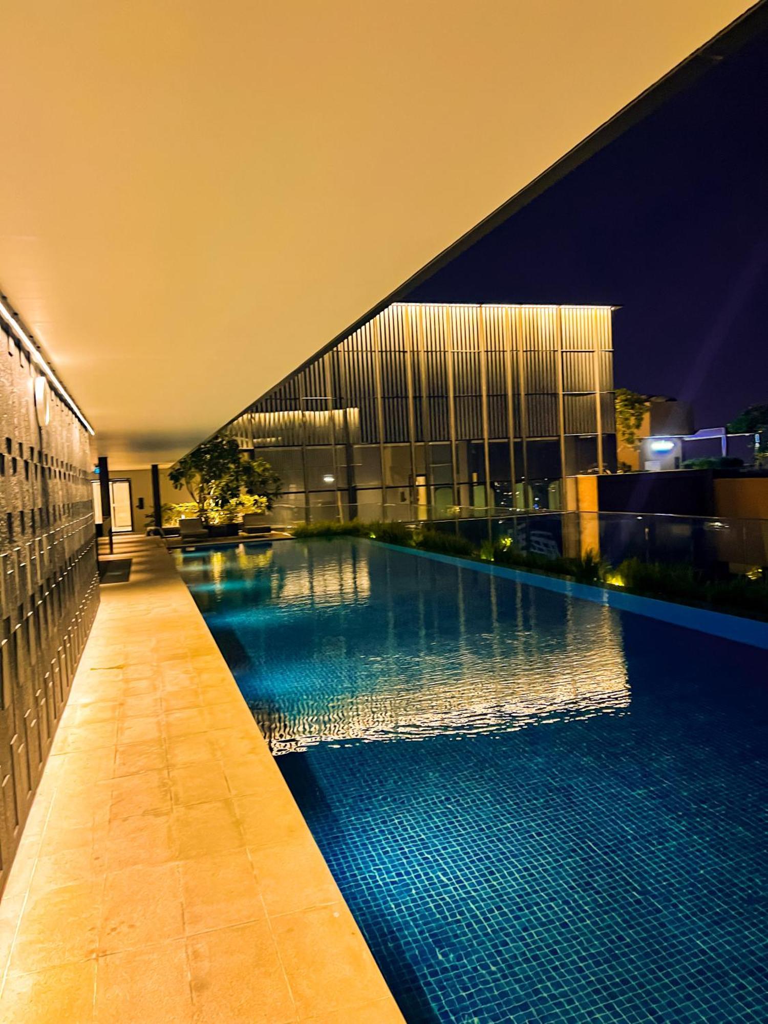 Apartment Marq Luxury 25 Gym Center, Infinity Pool *