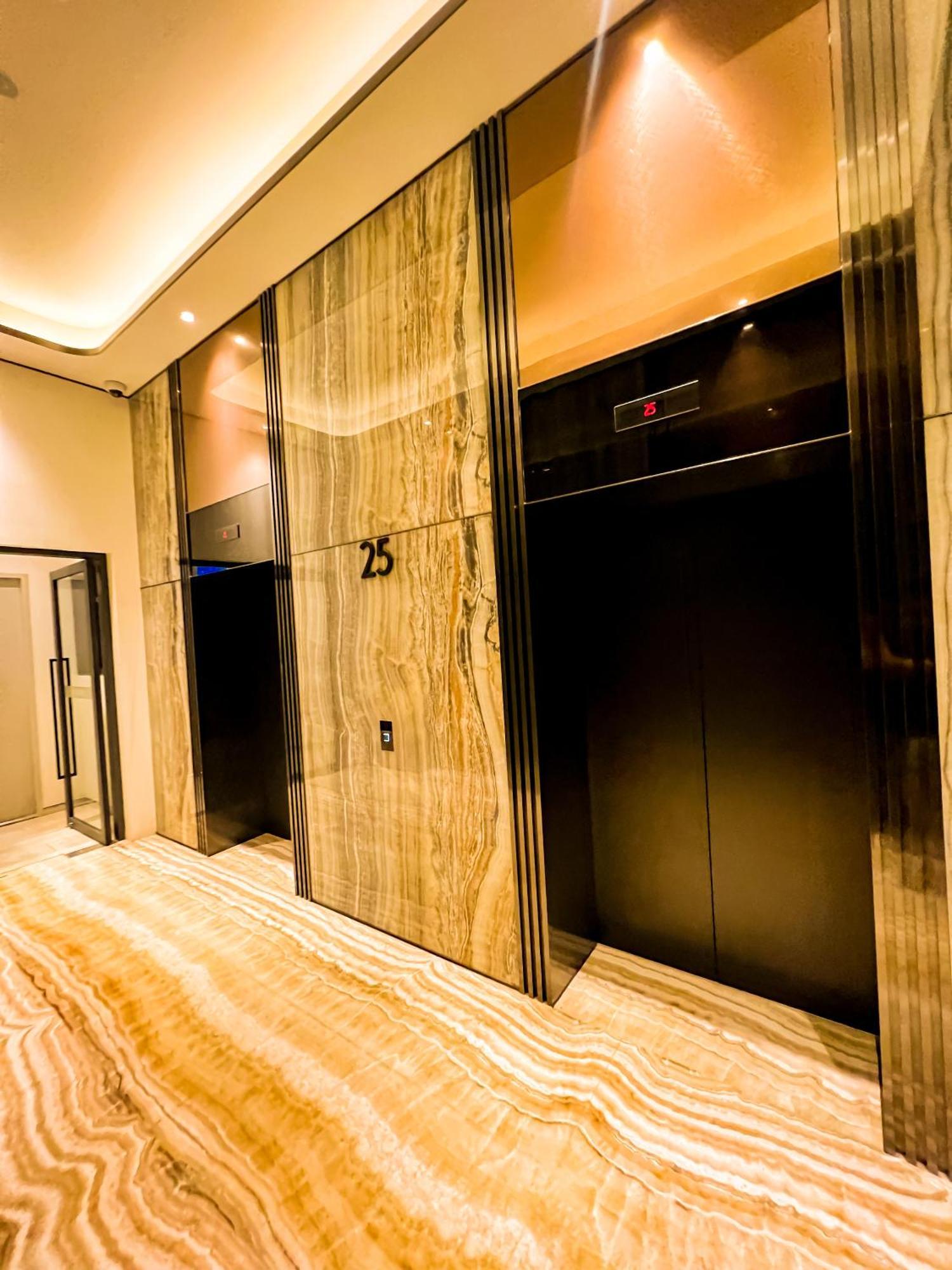 Marq Luxury 25 Gym Center, Infinity Pool Ho Chi Minh City